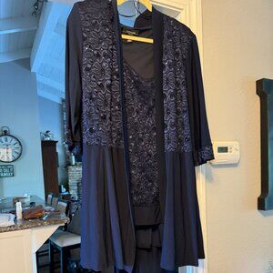 Navy Blue R & M Richards 2 piece set, size 22W